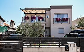 Apartments Mena